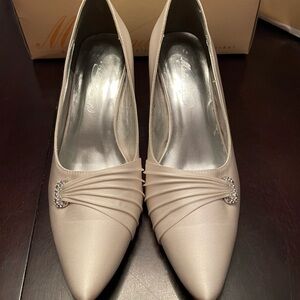 Elegant Cream Women's Heels